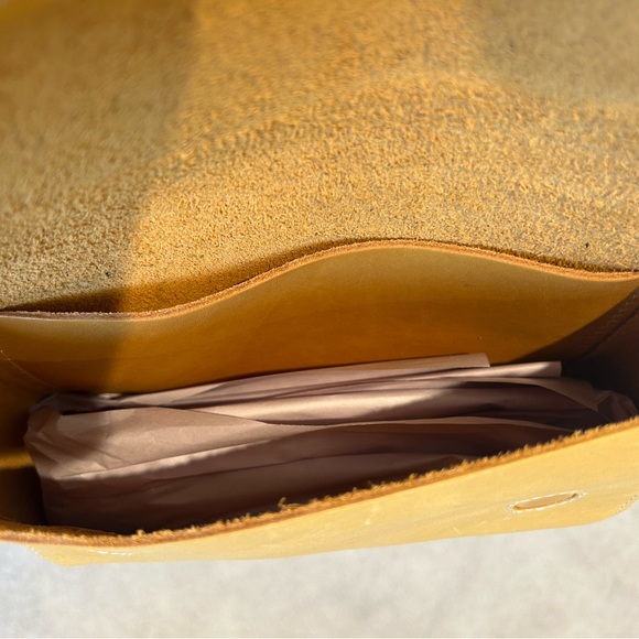 Portland leather metro crossbody - Picture 4 of 4